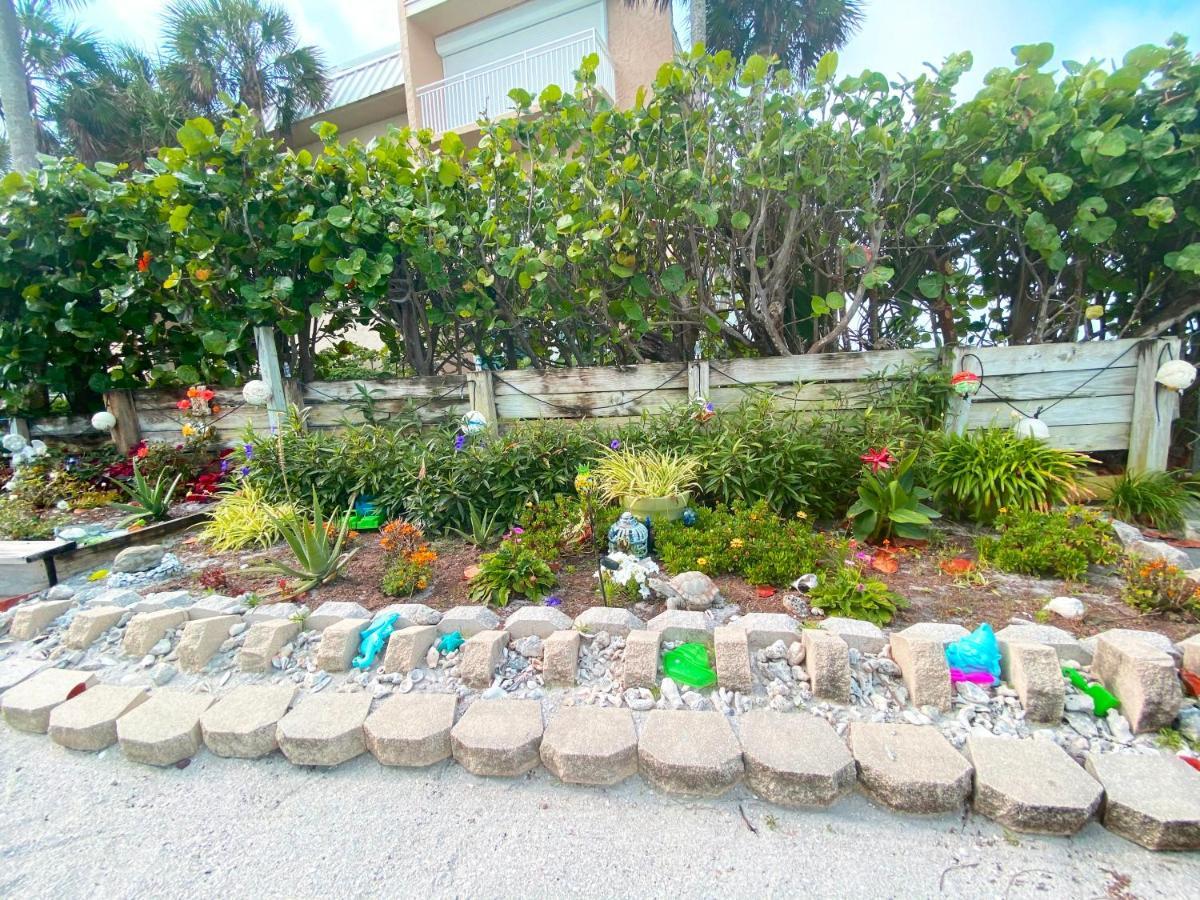Nautical Watch Aparthotel Belleair Beach Exterior foto