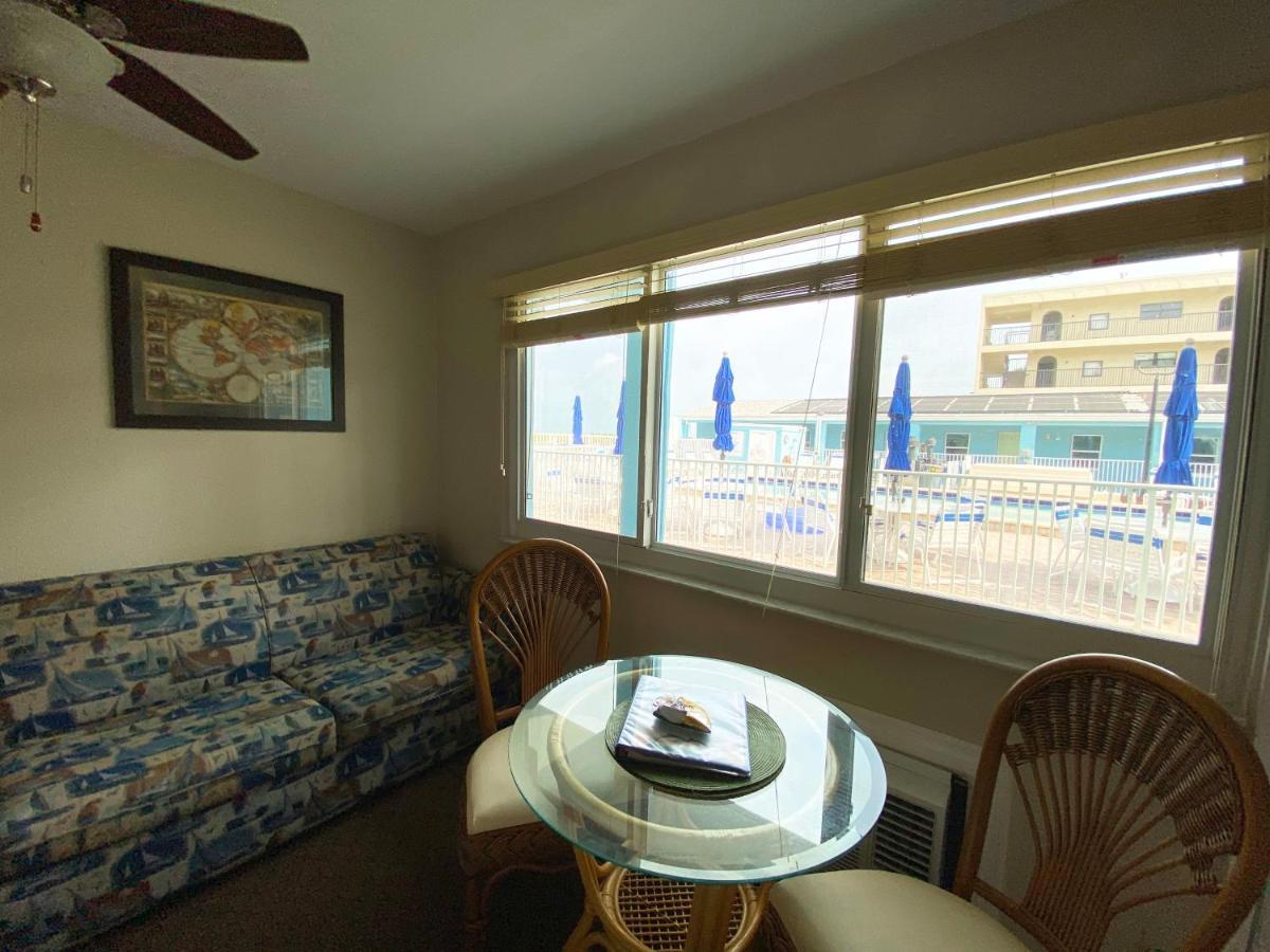 Nautical Watch Aparthotel Belleair Beach Exterior foto