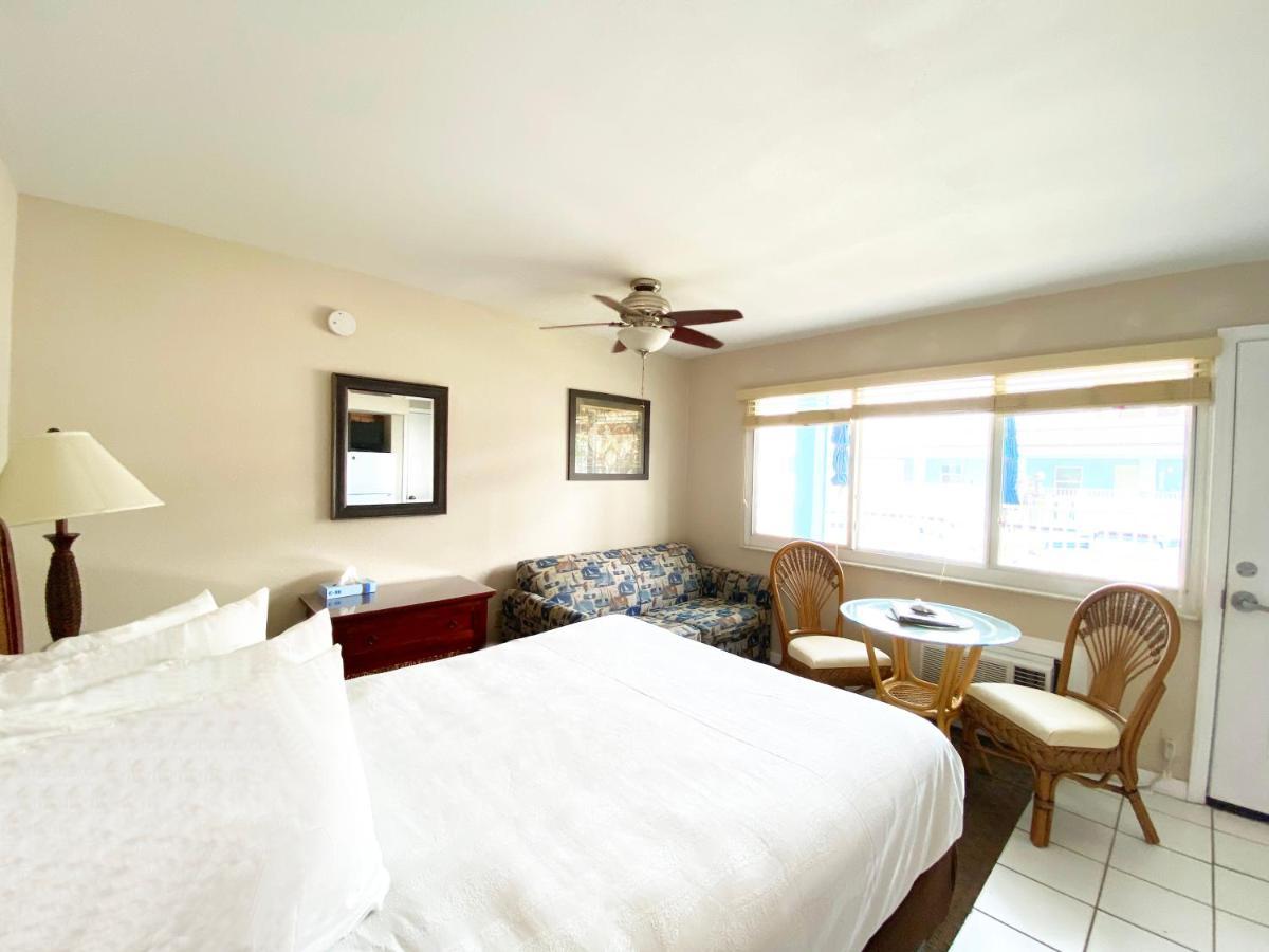 Nautical Watch Aparthotel Belleair Beach Exterior foto
