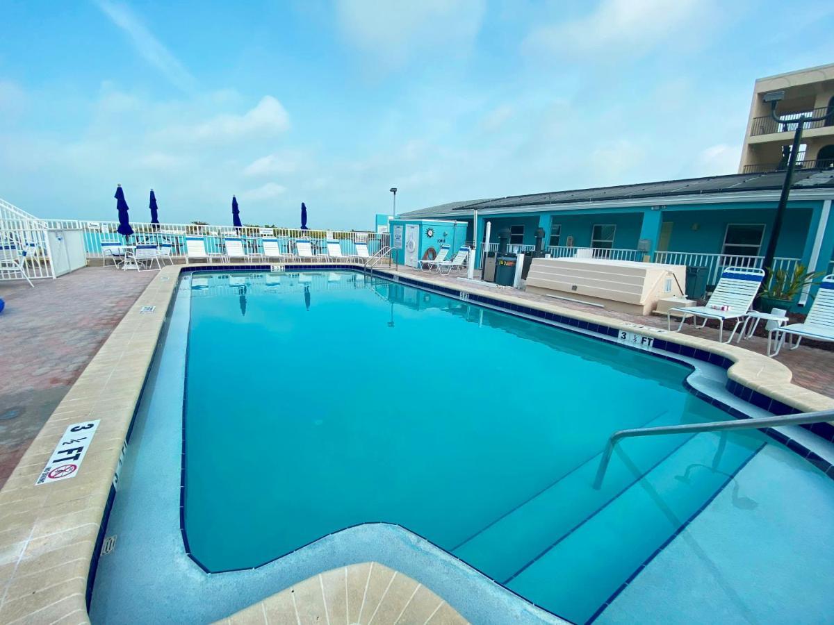Nautical Watch Aparthotel Belleair Beach Exterior foto