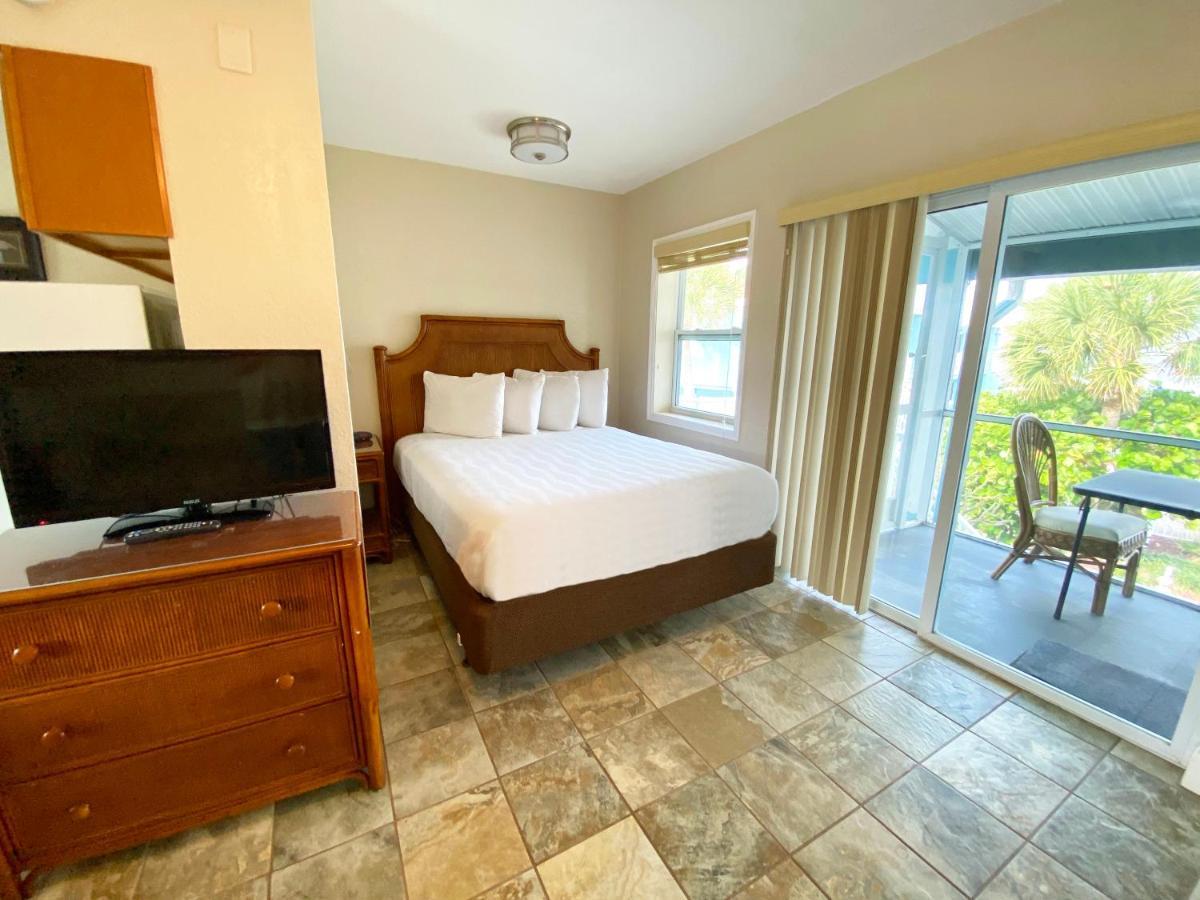 Nautical Watch Aparthotel Belleair Beach Exterior foto