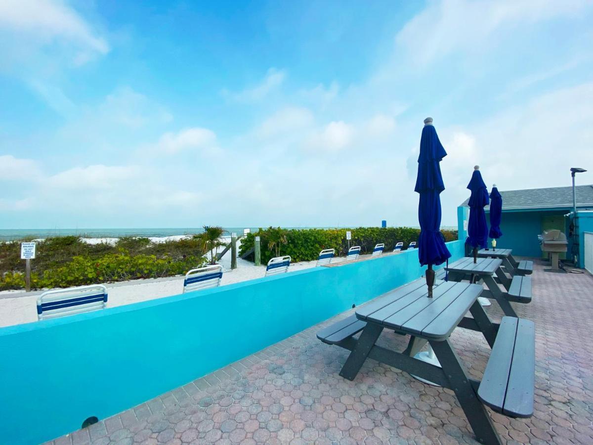 Nautical Watch Aparthotel Belleair Beach Exterior foto