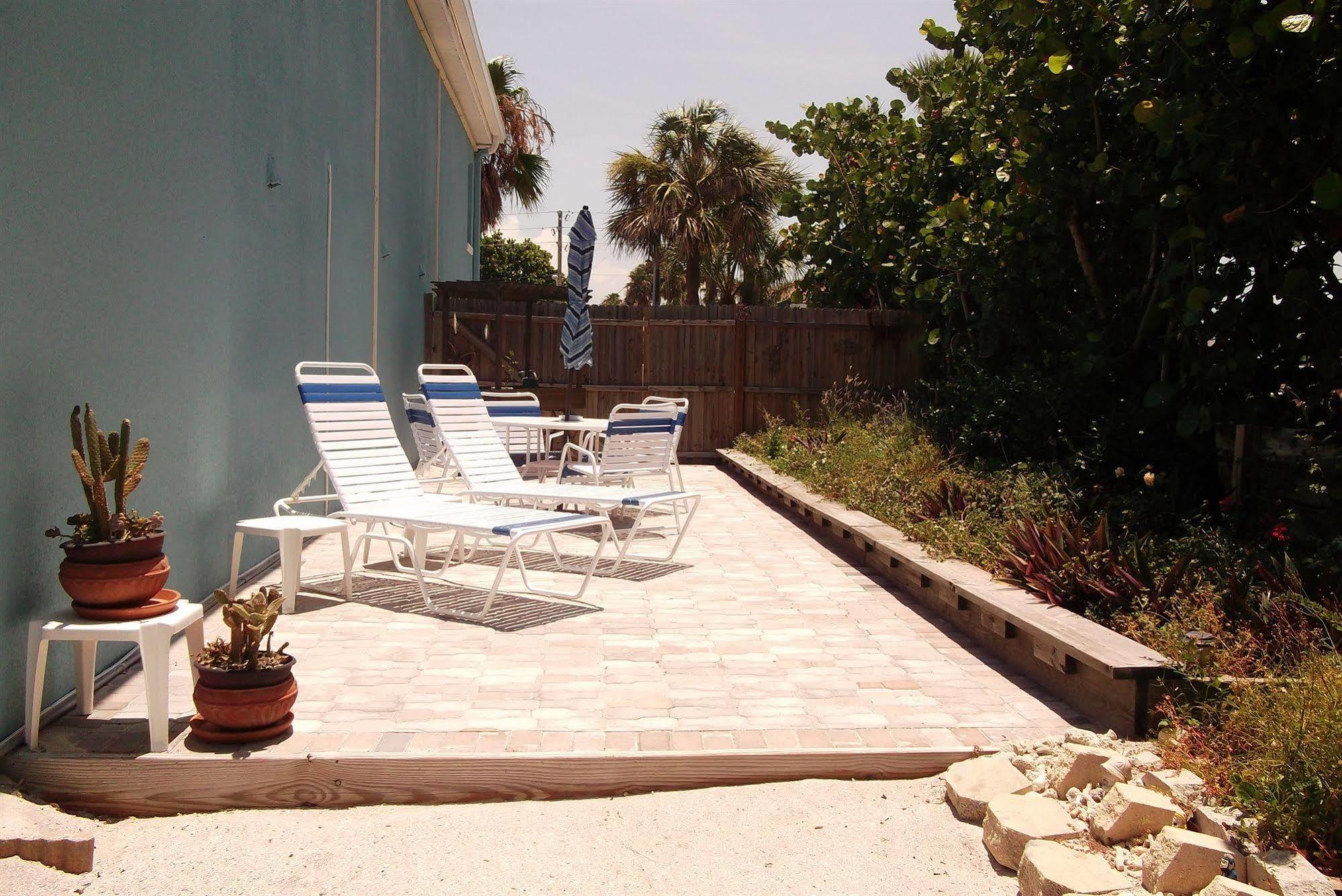 Nautical Watch Aparthotel Belleair Beach Exterior foto