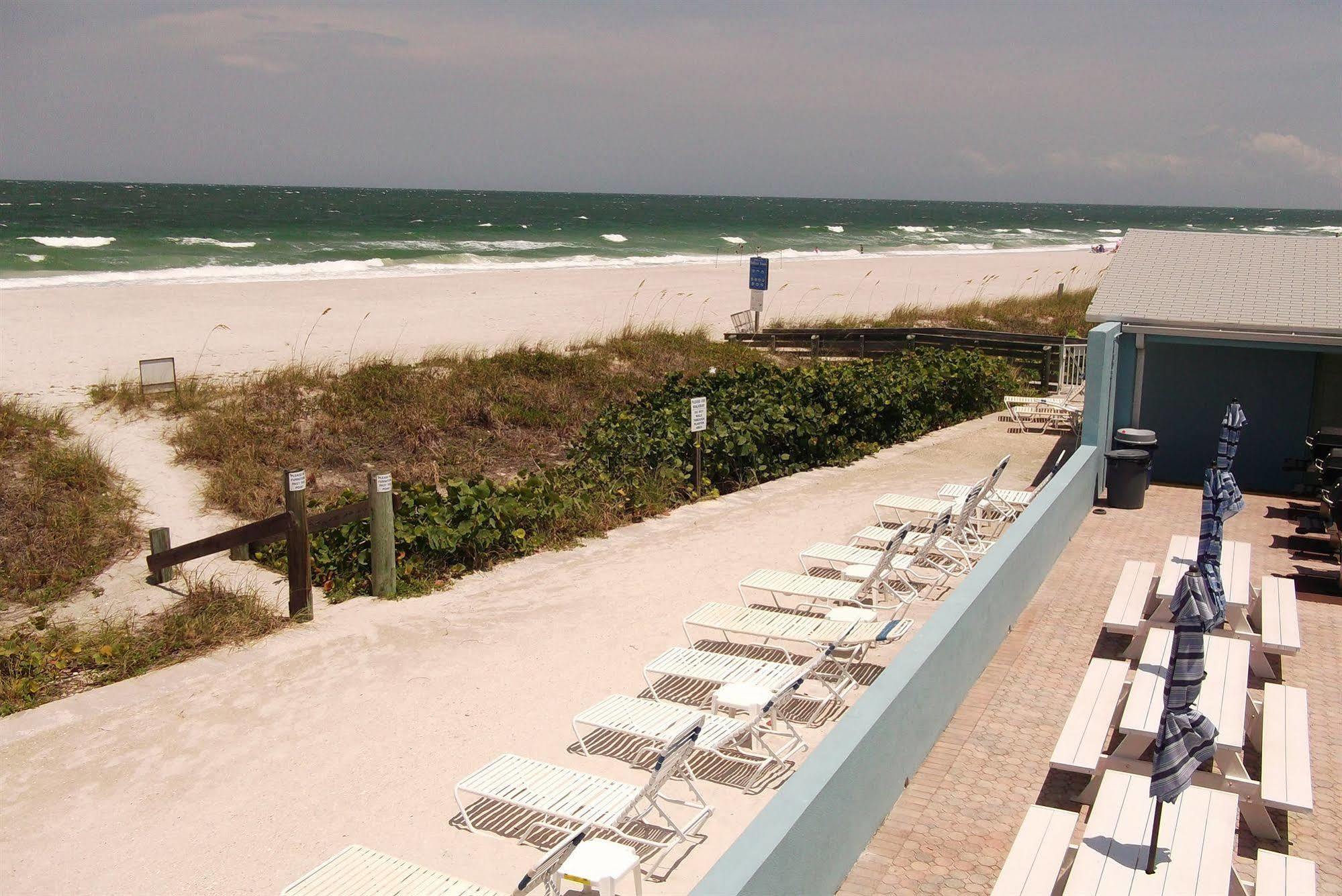 Nautical Watch Aparthotel Belleair Beach Exterior foto